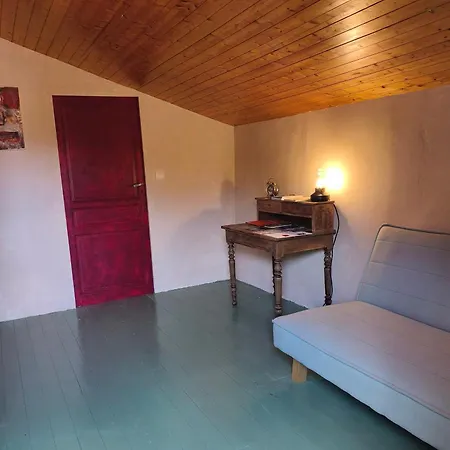 Les Remparts De Bed & Breakfast